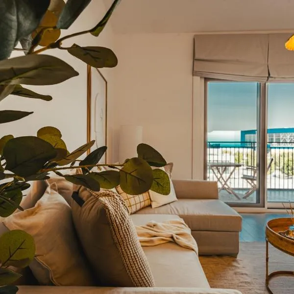 Voyage's Stylish 1br At Waters Edge, hotel in Abu Dhabi