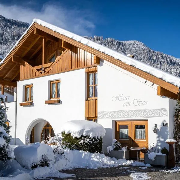 Ferienhaus am Burgsee, hotel v destinaci Ladis