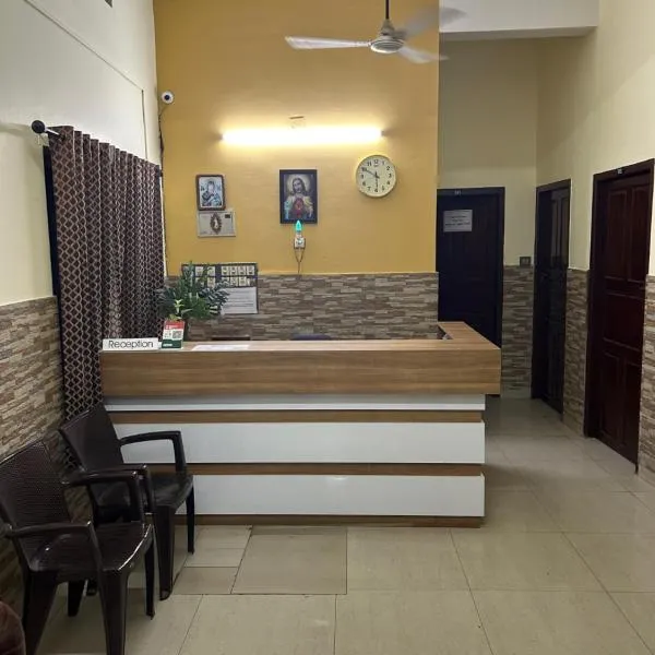Mukalel Tourist Home, hótel í Ernakulam