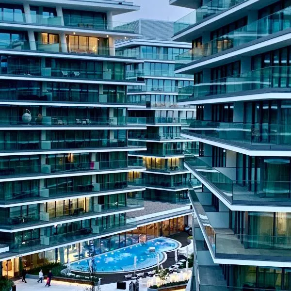 Blue Reef 6th Floor Sea View、ミエンジズドロイェのホテル