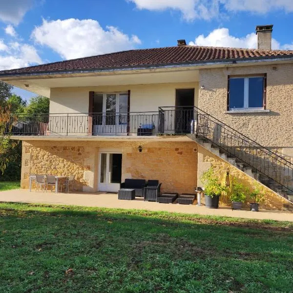 Appartement T2 cosy, hotel v destinaci Gourdon-en-quercy
