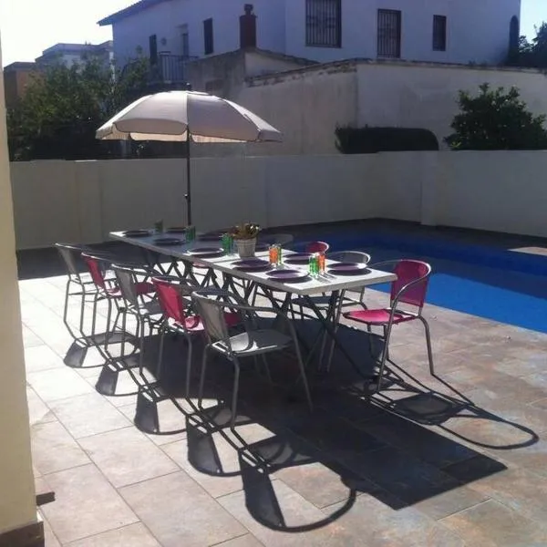 Casa Peni Empuriabrava, hotel v destinaci Empuriabrava