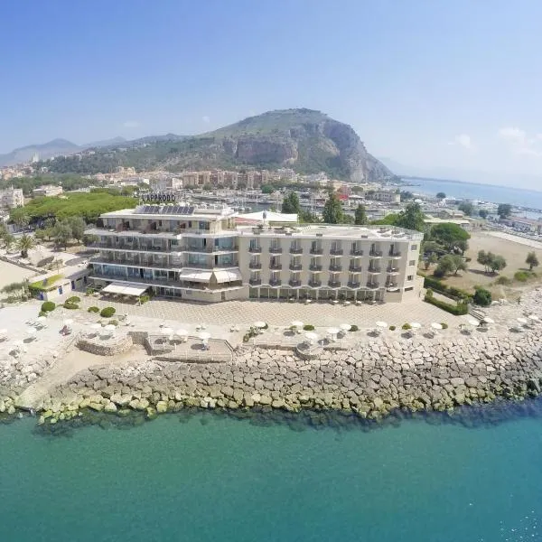 Grand Hotel L'Approdo, hotell i Terracina