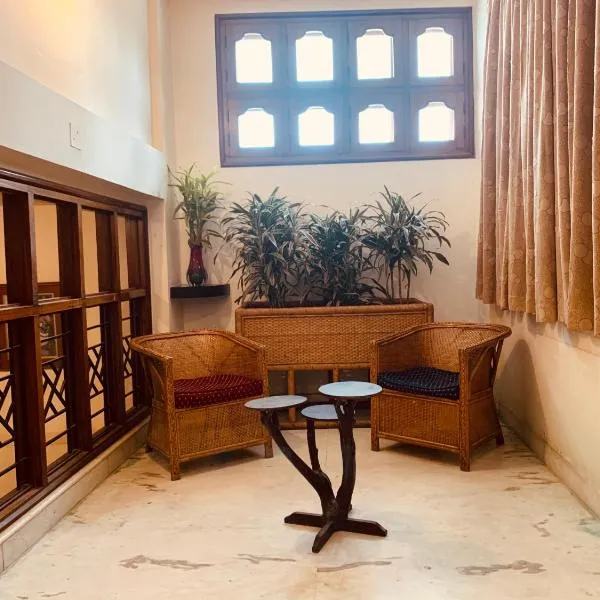 Hotel Devika, hotel em Dibrugarh