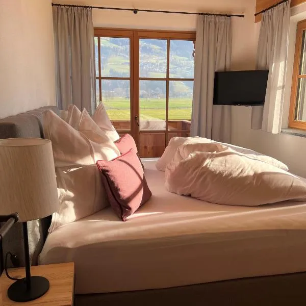 Landhaus Huber, hotel v destinaci Fügen