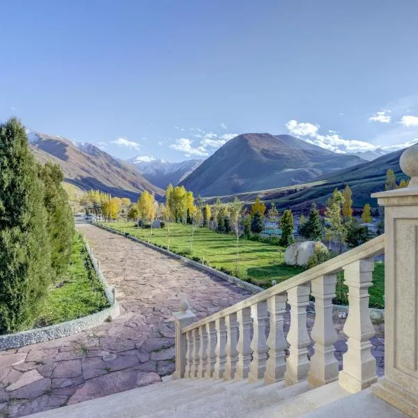 Mountain View Hot Spring Resort, hotel v destinaci Alamedin