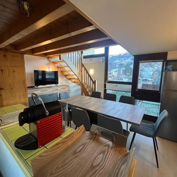 Duplex St Gervais rooftop - 500m des télécabines, hotel in Saint-Gervais-les-Bains
