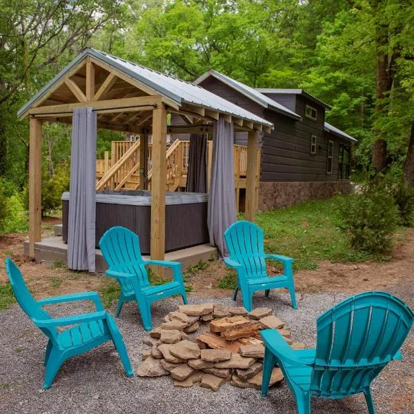 Jake Cabin Luxury Hot Tub Cabin Near Downtown, hotel in Chattanooga