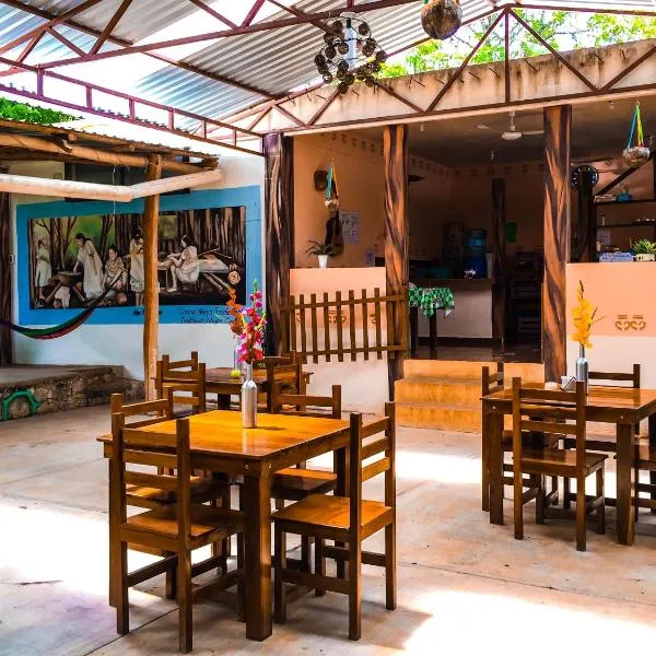 Yaxche Centro Hostal y Camping, hotel v destinaci Bacalar