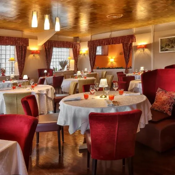Logis Hôtel-Restaurant Les Voyageurs, hotel en La Coquille