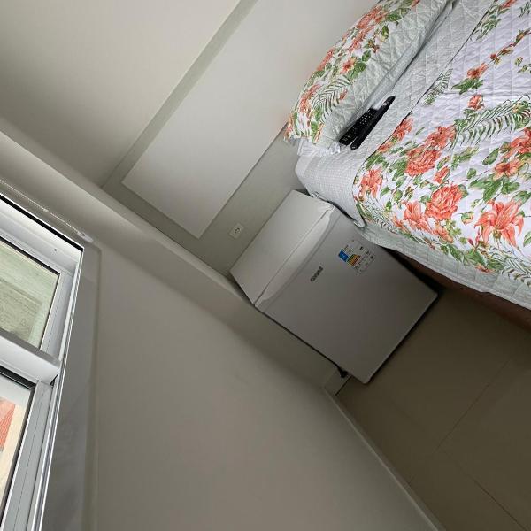 Suíte 1 com cama de casal,em apartamento compartilhado ar condicionado, tv, e Wi-fi -frigobar - Foto 4