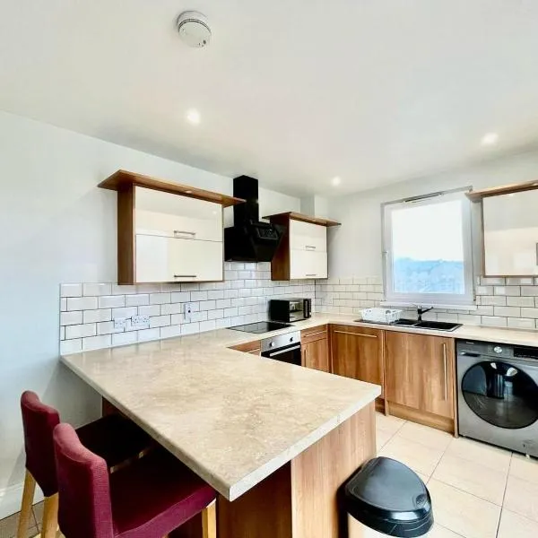 London Modern Flat near transports, khách sạn ở London