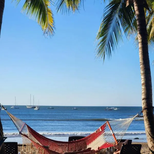 Hotel La Palapa, хотел в Тамариндо