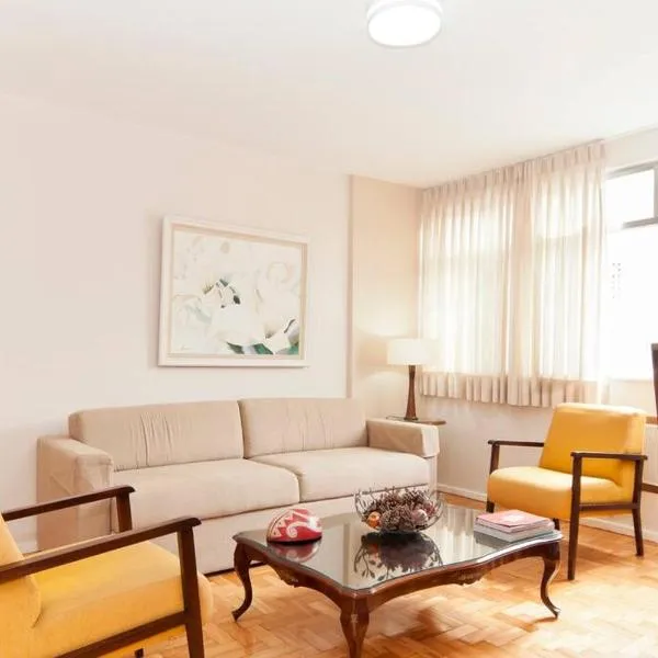 Excelente apt Leblon 3 quartos, 2 quadras da praia