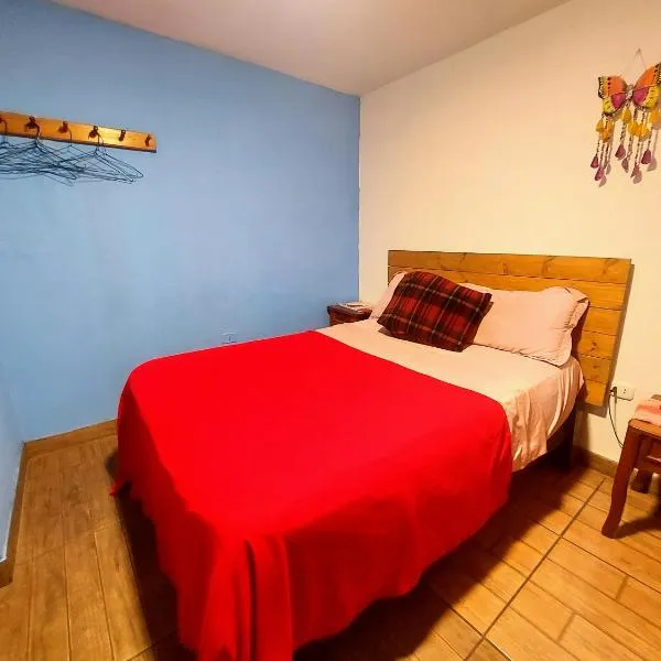 Habitación con baño privado acceso a cocina y terraza en Miraflores, hotel v destinaci Lima