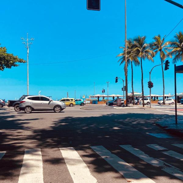 Studio completo ao lado da praia de Copacabana com ar, duas camas, wifi, 2 televisores com streaming , até 3 pessoas, pauloangerami DF125 - Foto 5