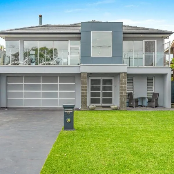Sea La Vie - Pet Friendly with Fireplace and Swimming Pool & Spa, hotel a Culburra Beach