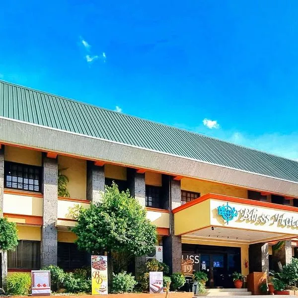 Bliss Hotel Dau, hotel a Magalang