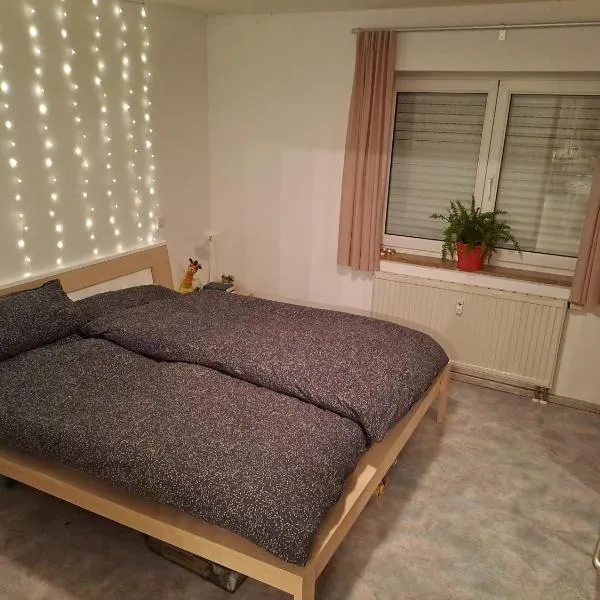 Schöne helle Wohnung nähe Parkanlage, hotel en Kenzingen