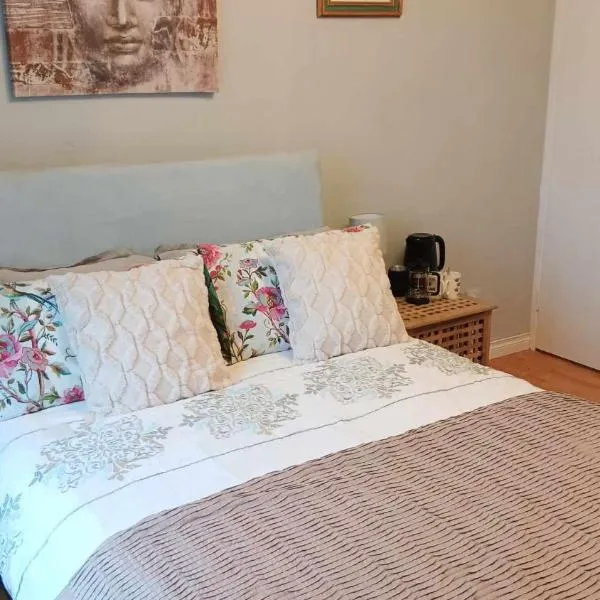 Sunny Room near town centre, hotel v destinaci Warrenpoint