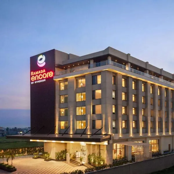 Ramada Encore by Wyndham Amritsar Airport, hotell i Rāja Sānsi