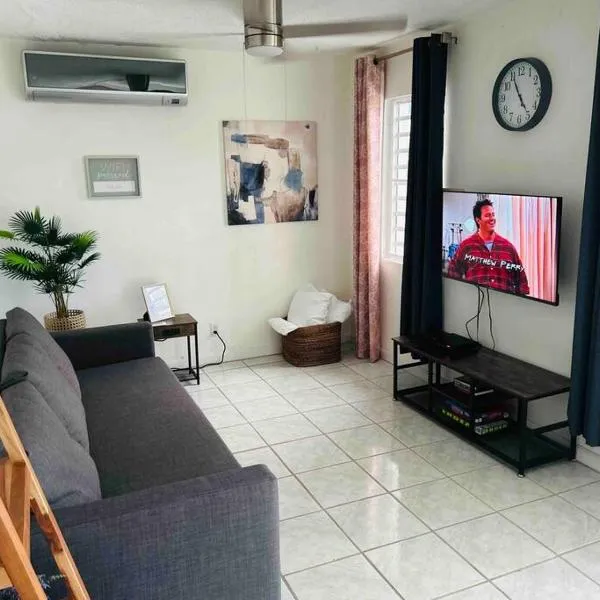 Studio21-B Centric Comfort House, hotel in Bayamon