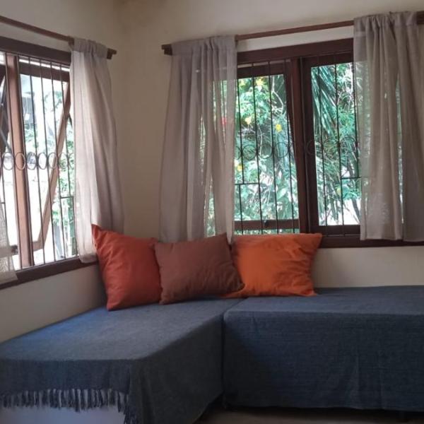 Casa Charmosa a 1 Quadra da Praia - Foto 2