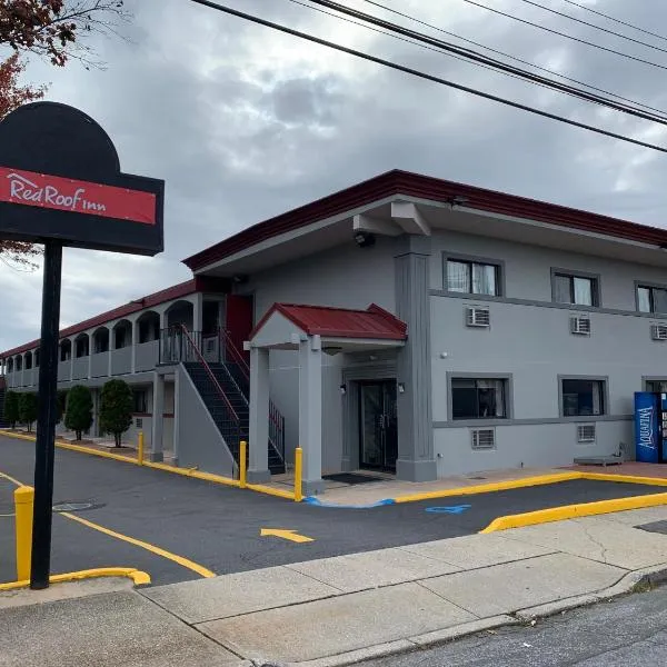 Red Roof Inn Copiague โรงแรมในBethpage