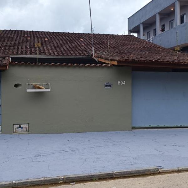Casa para 09 pessoas próximo a praia do Perequ Açú