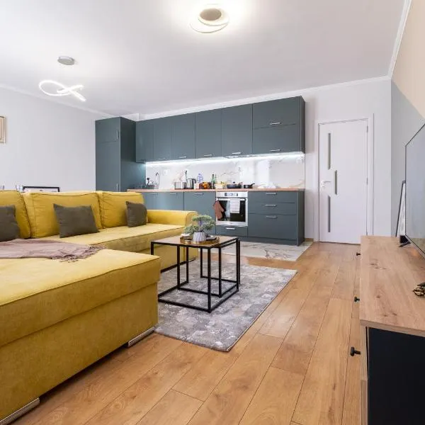 Modern & Elegant City Center Apartments, hotel in Plovdiv