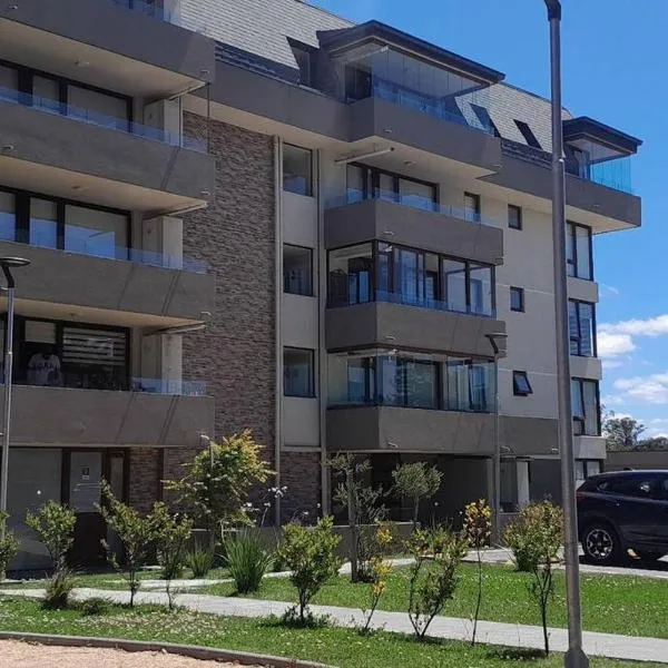 Dpto. nuevo una cuadra del lago., hotel di Villarrica