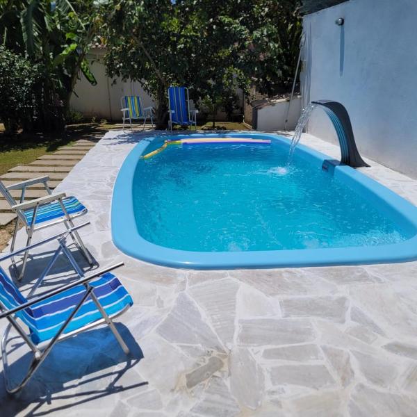 Casa com piscina e churrasqueira!