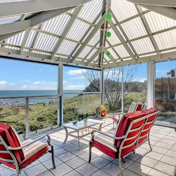 The Darling Of Marina - A Hilltop And Sea Getaway, hotel in Wirrina Cove
