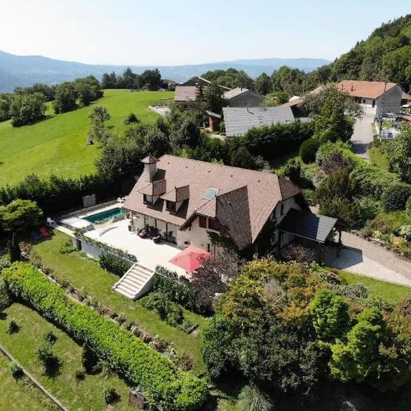 Beautiful French mountain home, khách sạn ở Marignier