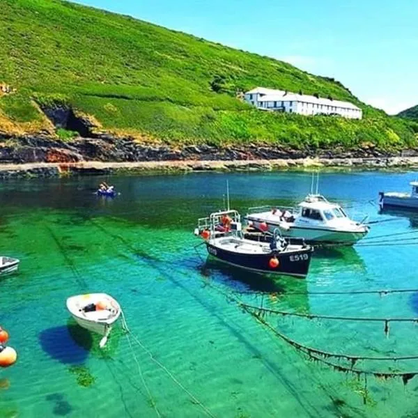 Bantry Cottage at Crackington Haven, near Bude and Boscastle, Cornwall, hotel in Jacobstow