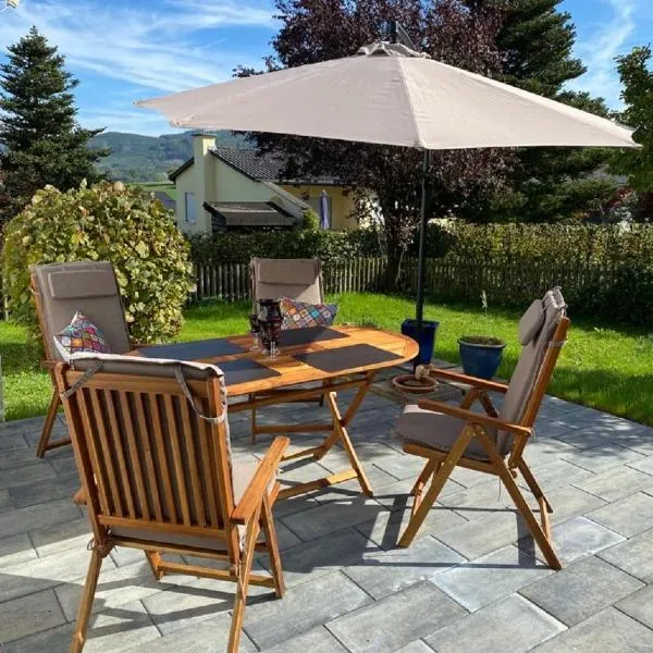 Ferienhaus Glückspilz beim Hennesee、メシェデのホテル