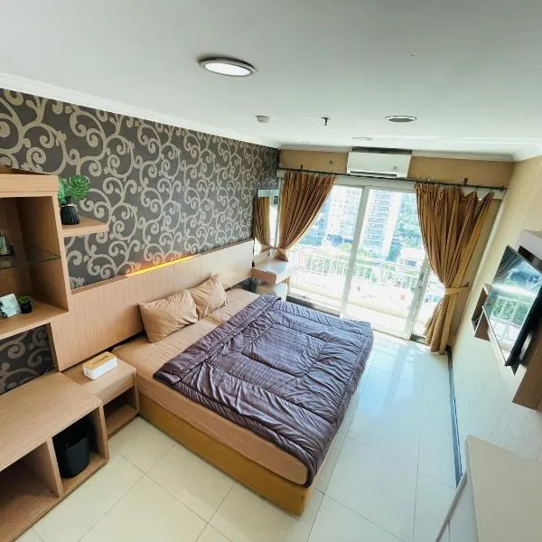 Superior Room At Galeri Ciumbuleuit 1st Tower with Best View, hotel in Bandung