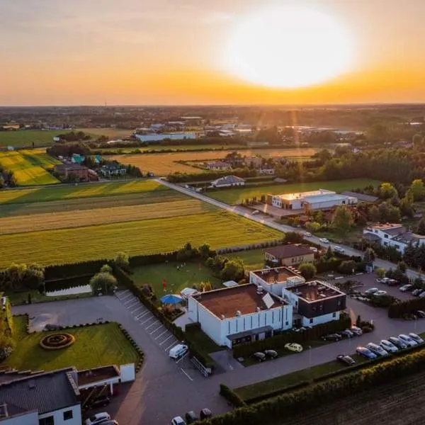 Hotel Eden, hotel di Rzgów