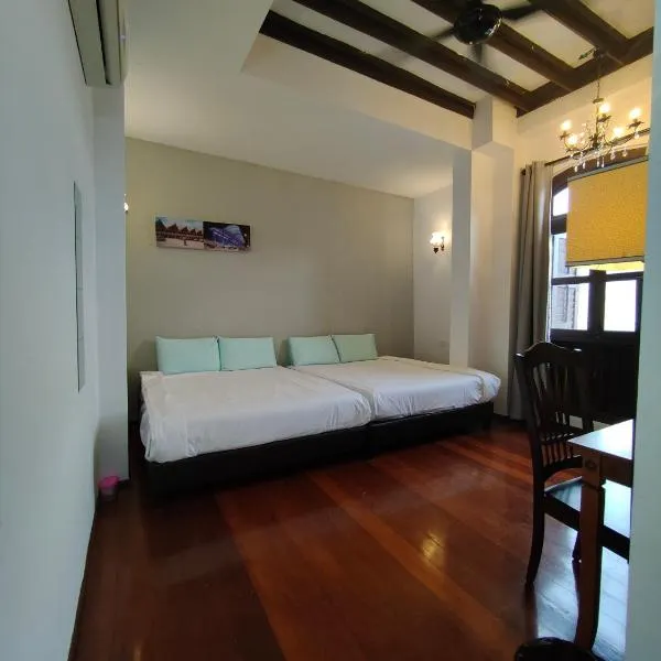 Carnarvon Heritge Lodge, hotel v destinaci George Town