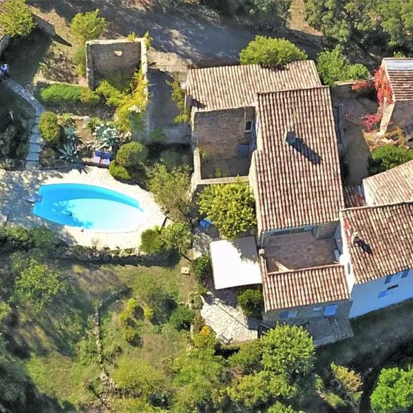 La Parenthèse du Var - Chambre d'hôtes petits déjeuners inclus et terrasse ombragée, hotel in Saint Antonin du Var