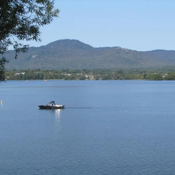 Location Tourisme Estrie - Oberge du Village, hotel di Magog-Orford