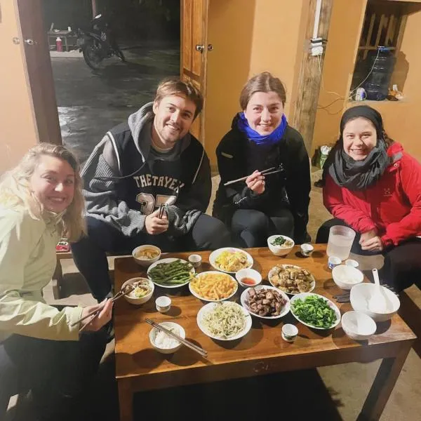 Ly Quoc Tuan Homestay, hotel v mestu Quản Bạ