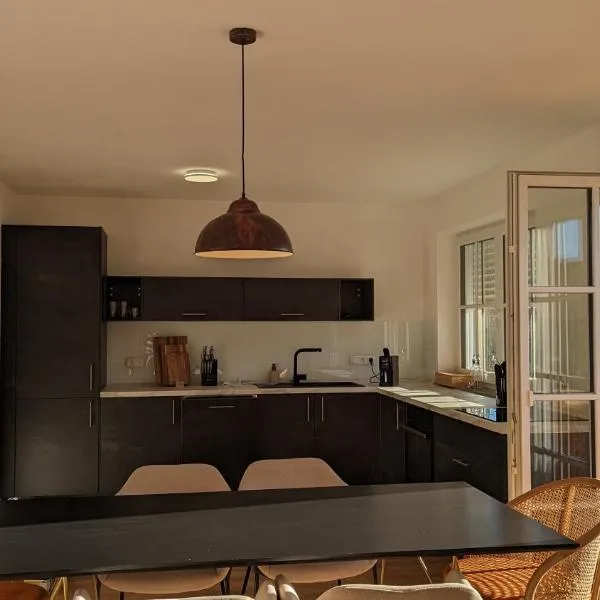 LIBORIA I Traumhafte Ferienwohnung in Aidling am Riegsee, hotel in Riegsee