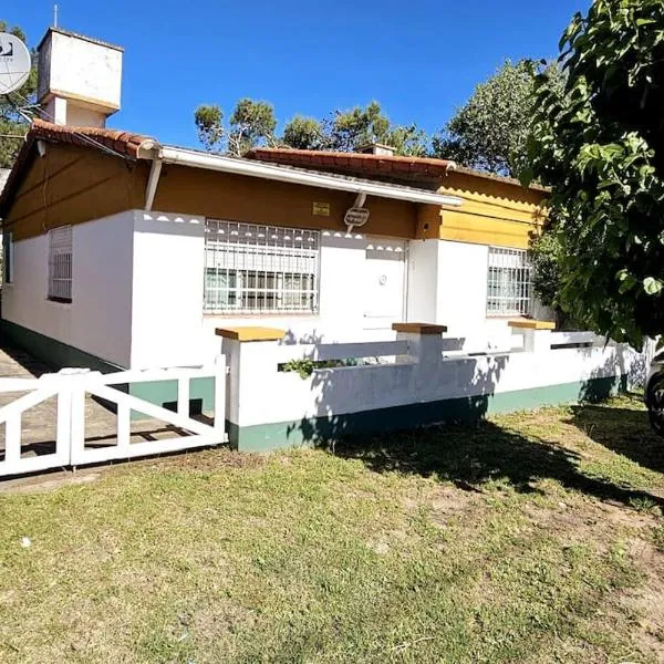 Chalet Casatta de Nueva Atlantis 2 cuadras del mar, hotel in Mar de Ajó