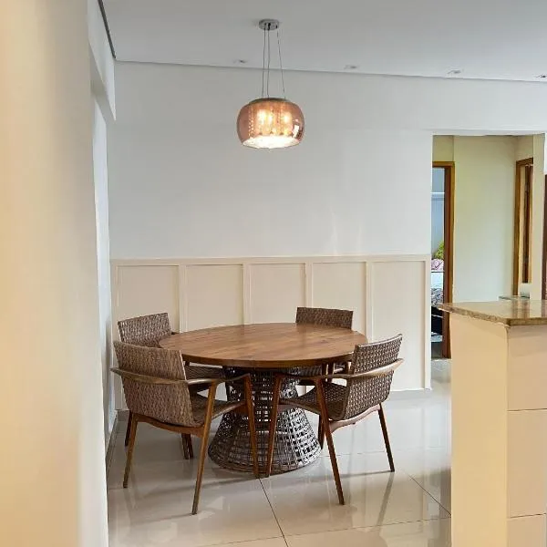 2 Min da Praia! / 2 Quartos / Vaga de Garagem, hotel em Santos