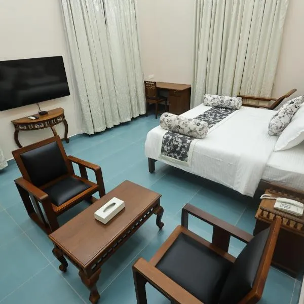 Le Colonial Suites: Pondicherry şehrinde bir otel
