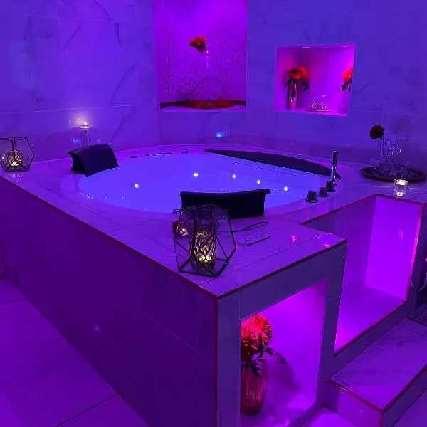 Suite romantique avec jaccuzy à la gare de Montpellier, hotel v Montpellier