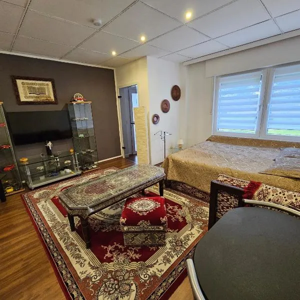 Moderne Unterkunft mit orientalischem Flair und Top-Lage näher Bonn, hotel in Meckenheim