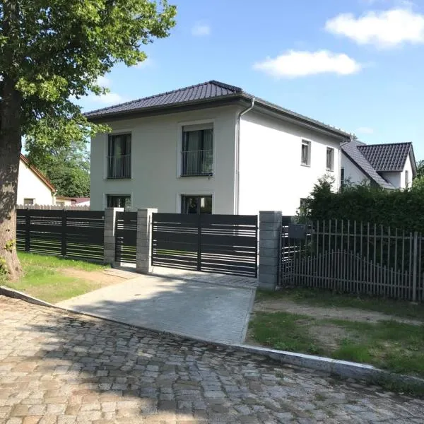 Schöne neu erbaute Wohnung、ベルリンのホテル