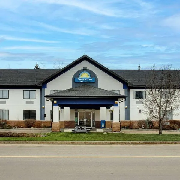 Days Inn by Wyndham Whitecourt: Whitecourt şehrinde bir otel